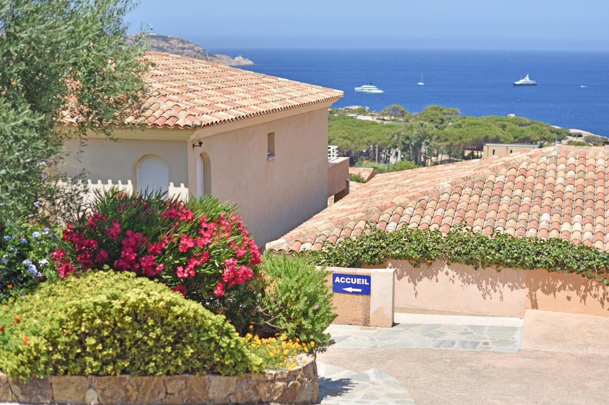 Calvi Appart Hotel Экстерьер фото